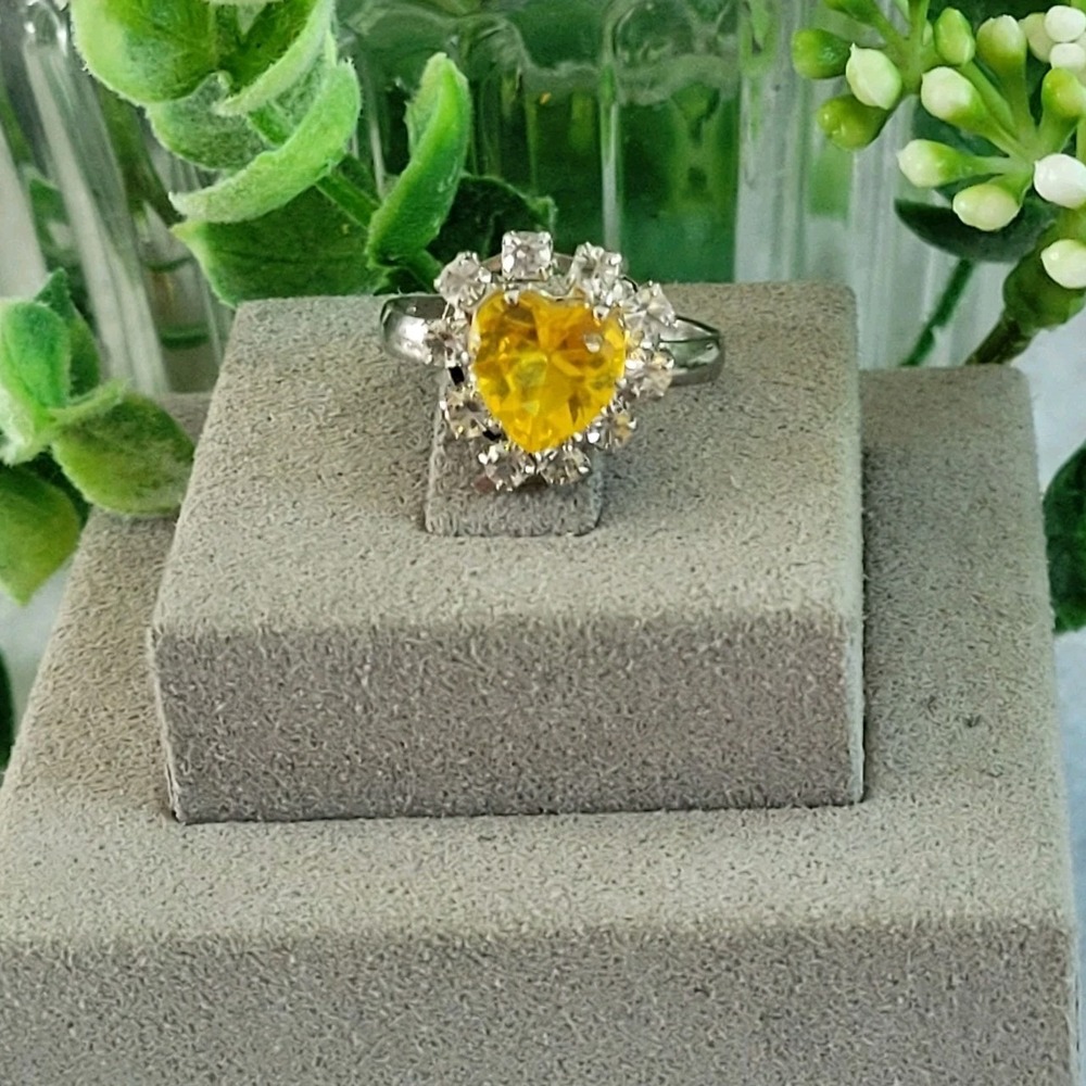Size 5  Yellow Heart Cut CZ Halo Ring Silver Tone Clear Stones Statement
